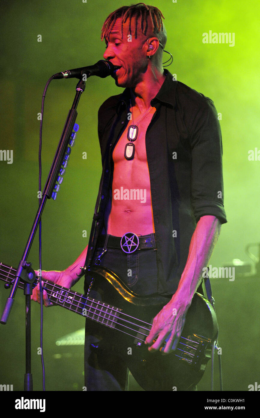 Bass guitarist Doug Pinnick of Kings X performing at Revolution Live Fort Lauderdale, Florida - 16.08.08 Lester Stock Photo