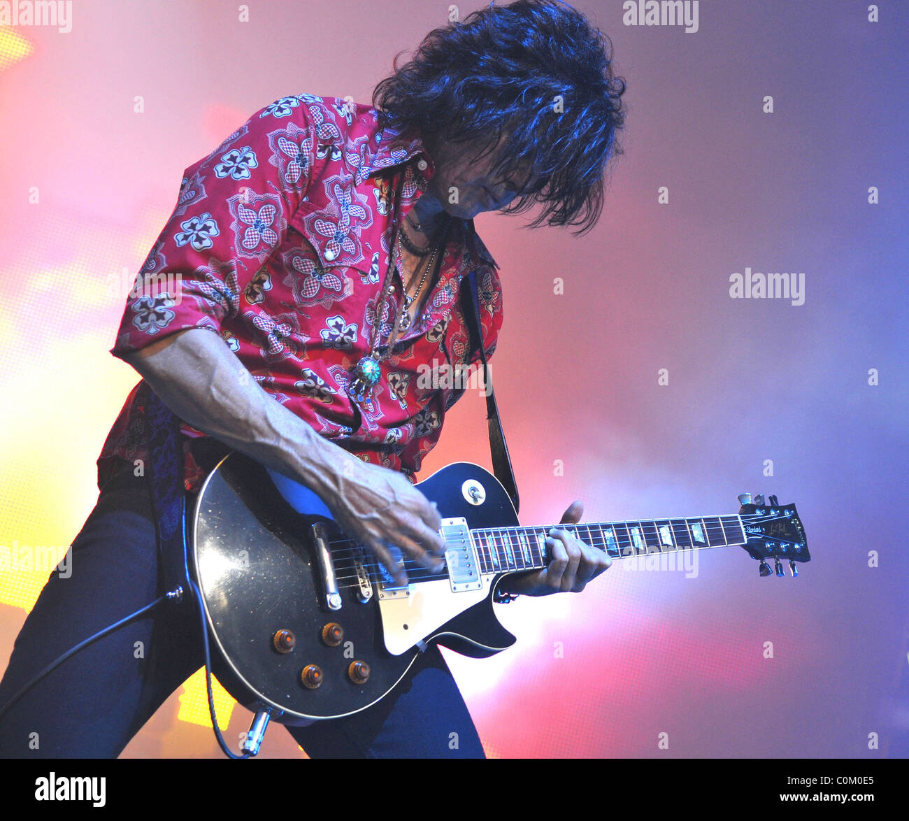 Guitarist Dean DeLeo of The Stone Temple Pilots performs at the Hard Rock  Live in the Seminole Hard Rock Hotel and Casino Stock Photo - Alamy