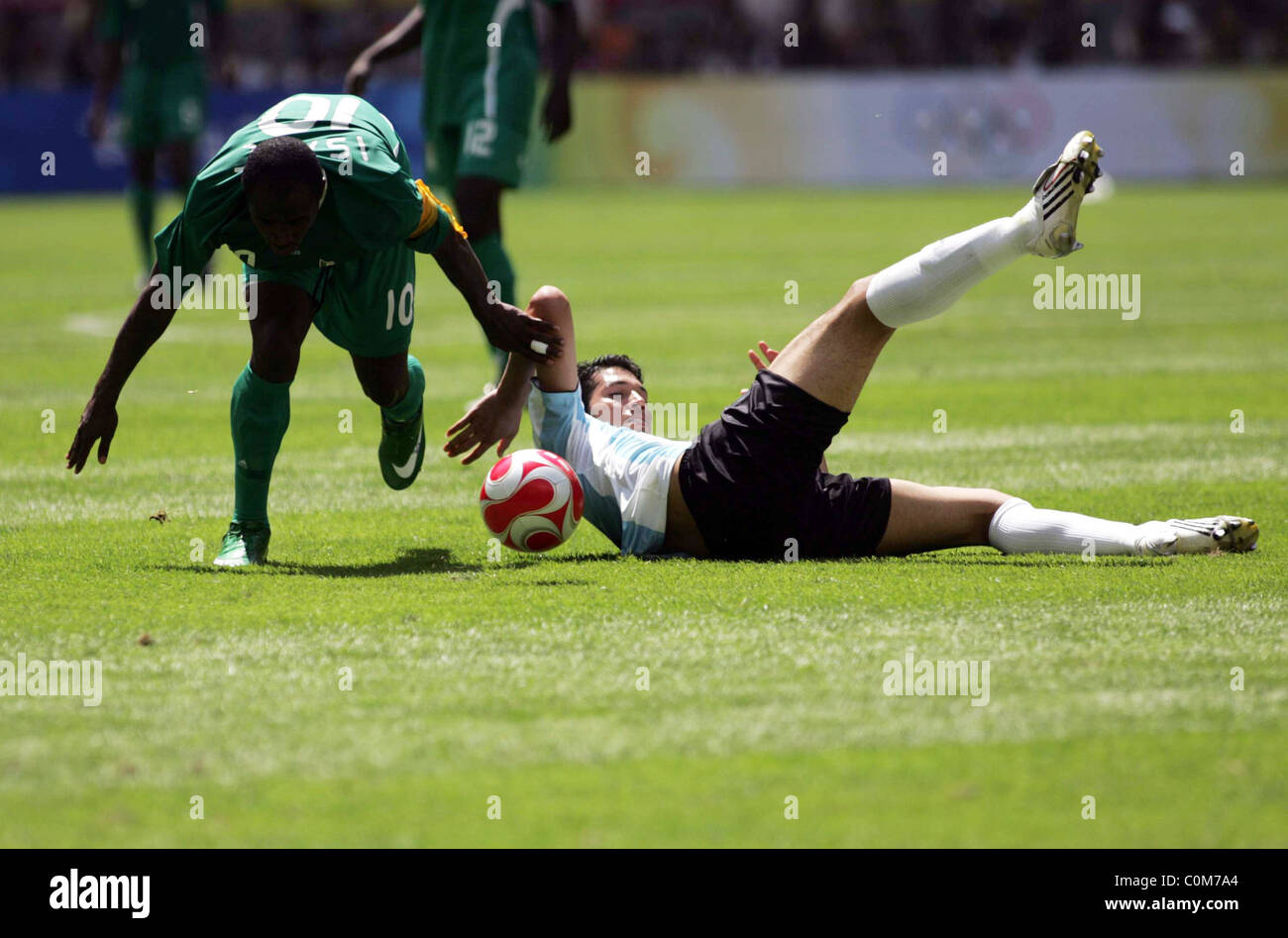 Man Defrending Defending Olympic champions Argentina repeated their victory against ...