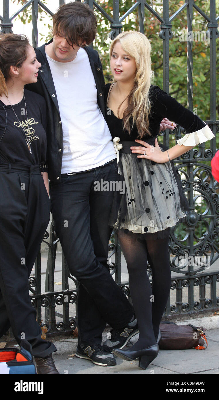 Peaches Geldof with friends at the start of London Fashion Week London,  England - 14.09.08 Stock Photo - Alamy