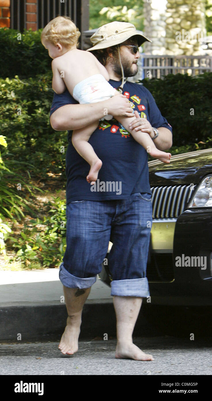 Funnyman Jack Black and son Samuel Black leaving Beverly Hills Park Los  Angeles, California - 26.08.08 Stock Photo - Alamy