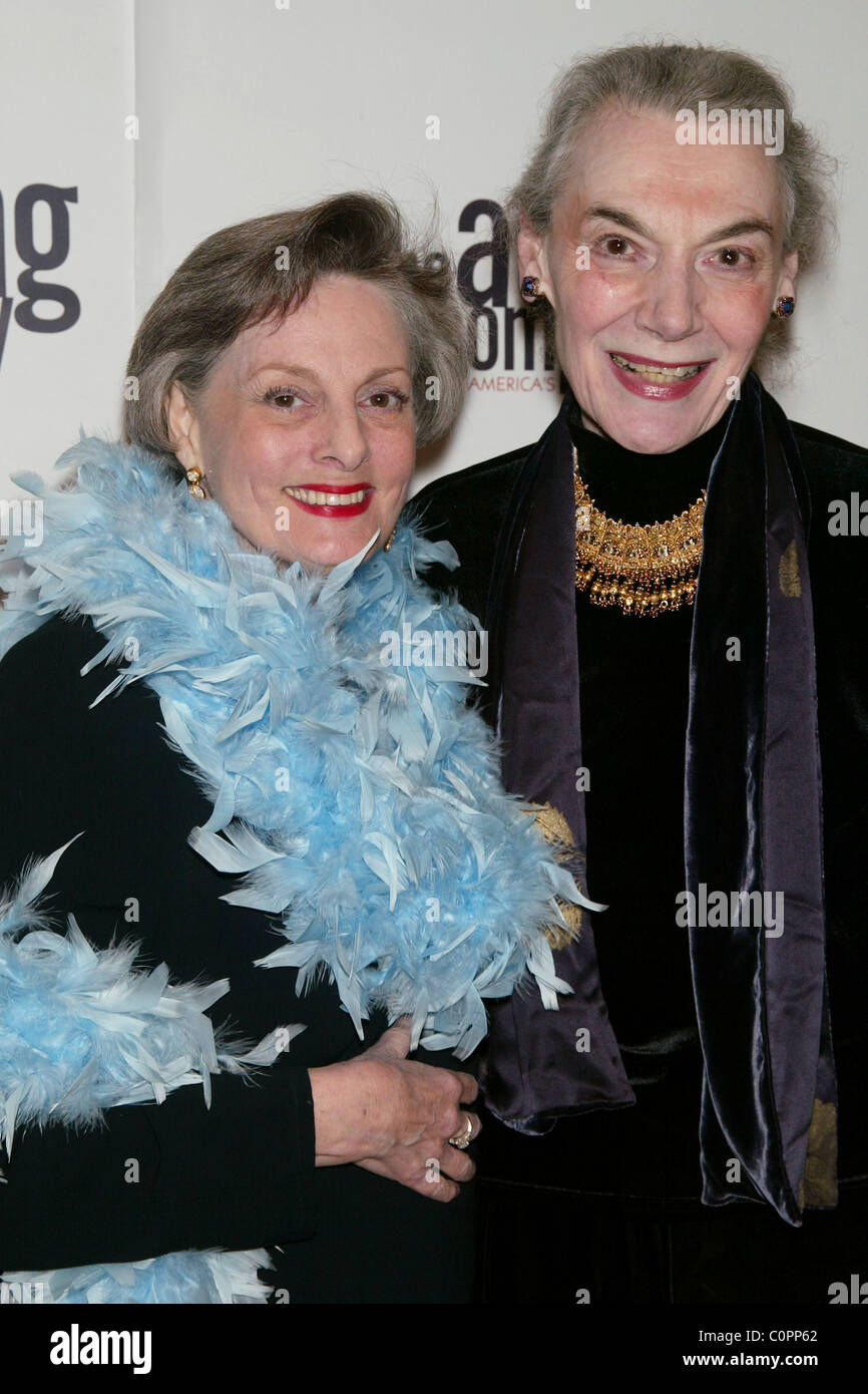 Séries Tv Avec Dana Ivey Commedia hi-res stock photography and images - Page 19 - Alamy