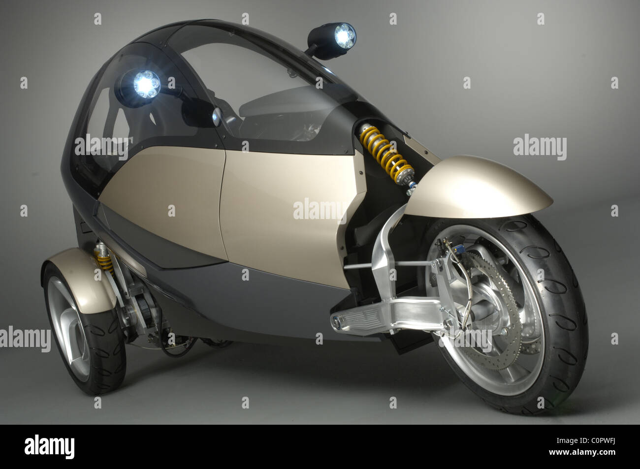 CAR DESIGNERS BOX CLEVER It looks like a space-age Sinclair C5. But this  prototype motor is being hailed as the transport of Stock Photo - Alamy