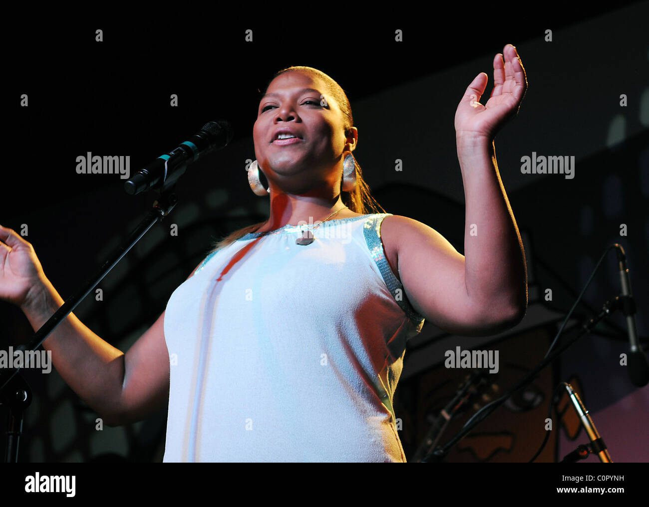 Queen Latifah Summer Groove Zsg Dinner Benefit Aimed At Helping