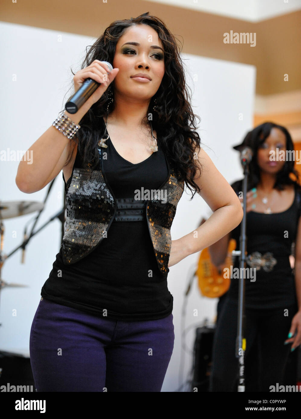 Canadian R&B Singer Kreesha Turner performs at the Grand Re-opening of  Fairview Mall Toronto Canada - 12.11.08 Stock Photo