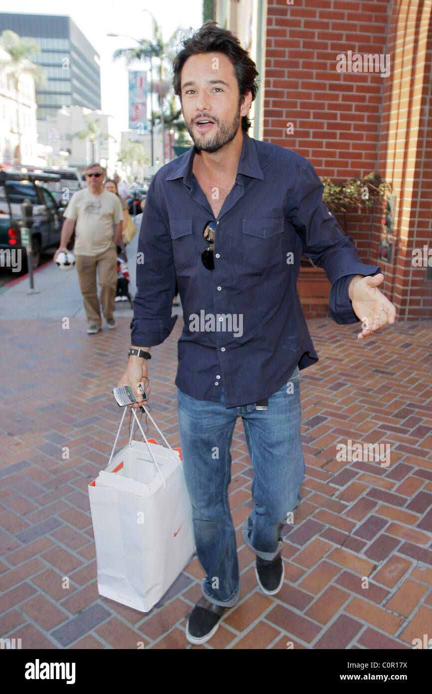 Rodrigo Santoro leaving a medical building in Beverly Hills carrying a