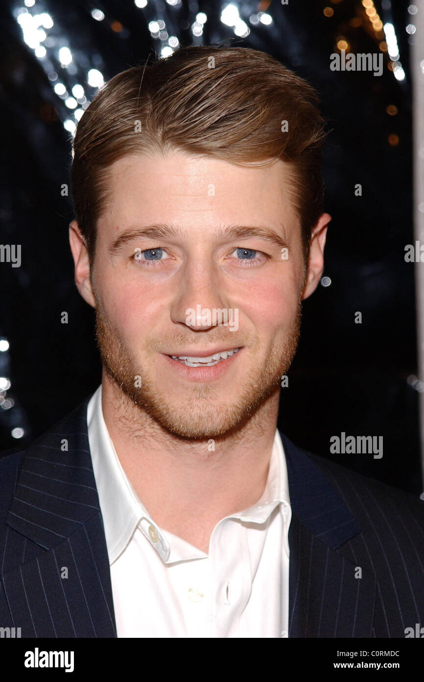 Benjamin McKenzie The L.A. Premiere of 'The Wrestler' held at the ...