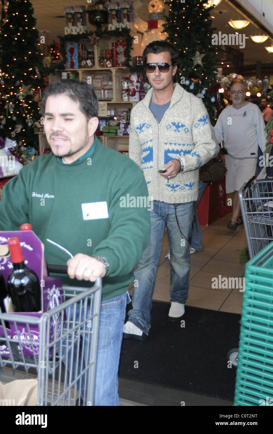 Gavin Rossdale does some pre-Christmas grocery shopping at Bristol