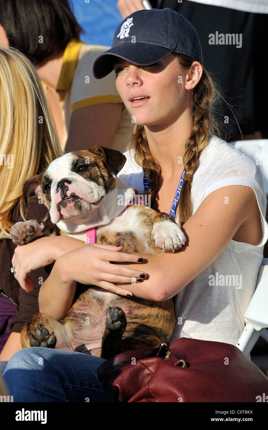 Brooklyn Decker, fiance of Andy Roddick 8th Annual Andy Roddick Tennis ...