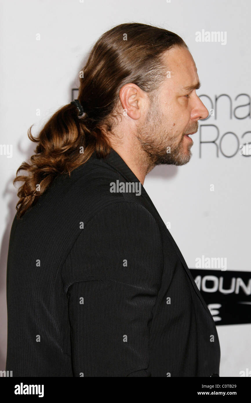 Russell Crowe Los Angeles Premiere of 'Revolutionary Road' held at the ...