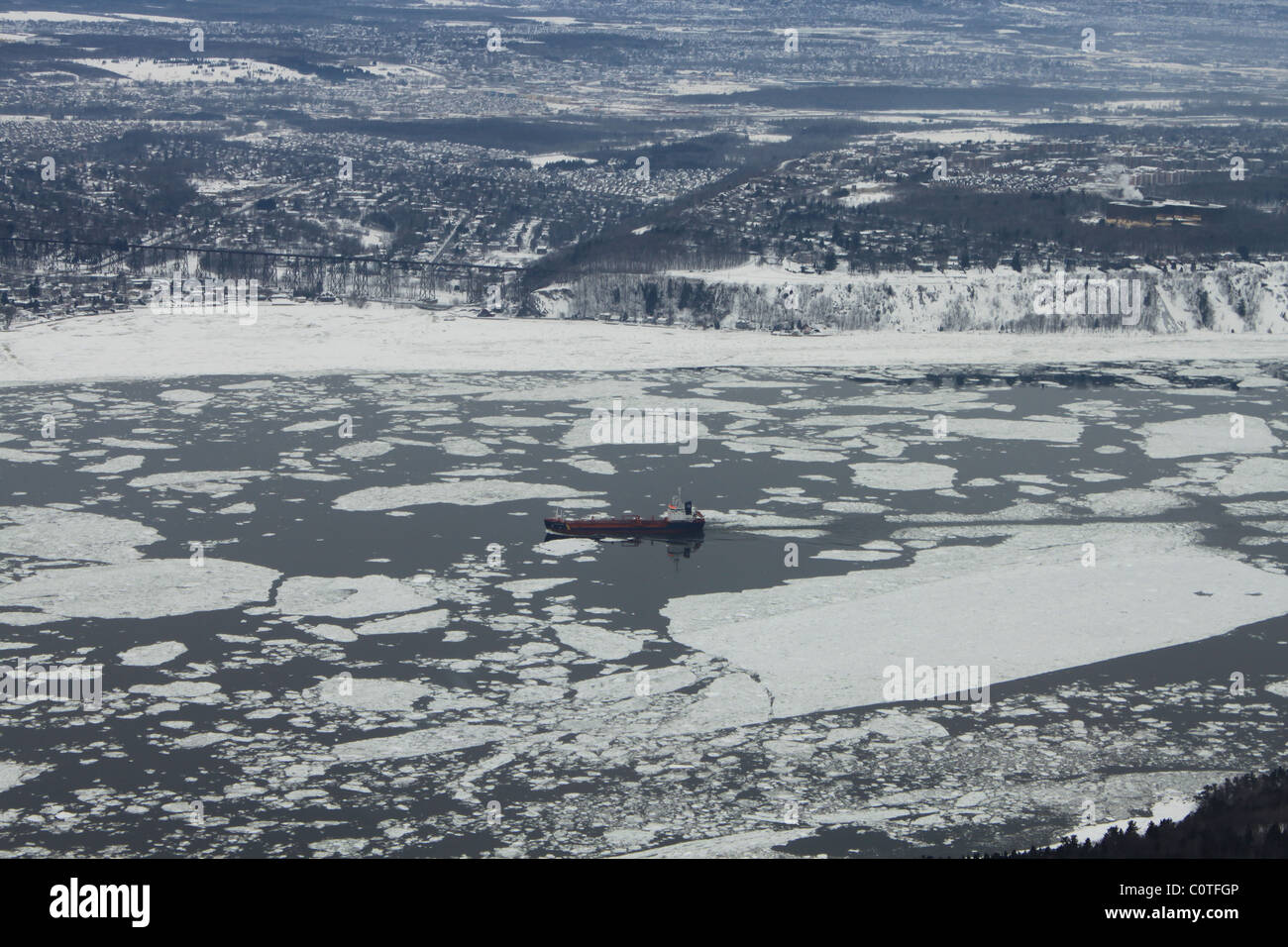 St lawrence river ship frozen hires stock photography and images Alamy