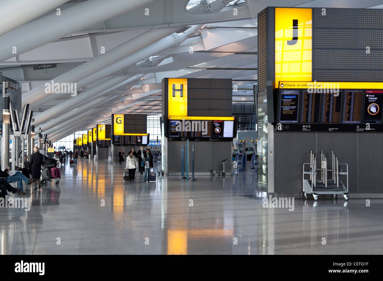 Checkin Hall Terminal 5 Heathrow Airport London Stock Photo Alamy