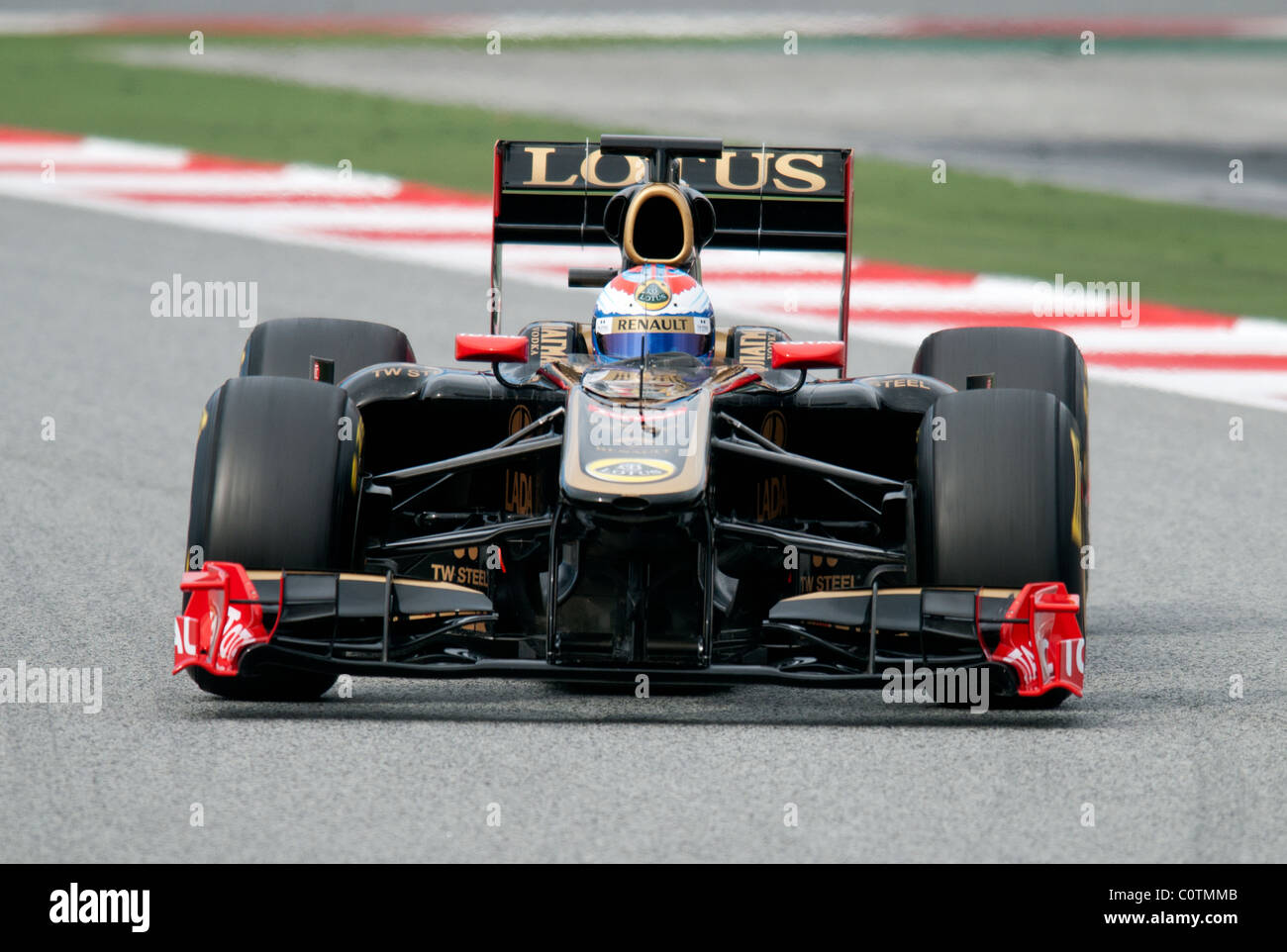 F1 Lotus Renault R31 V. Petrov1:43直筆サイン入 F1 Lotus Renault R31 V. Petrov1:43直筆サイン入 - メルカリ