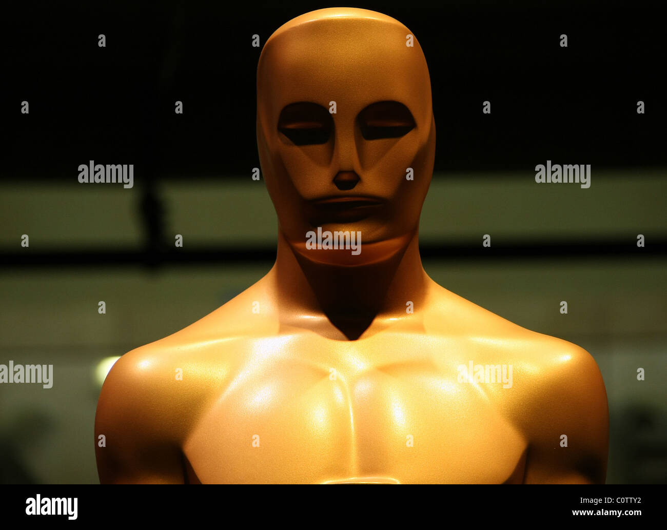 OSCAR STATUE 83RD ACADEMY AWARDS GENERAL VIEW HOLLYWOOD LOS ANGELES