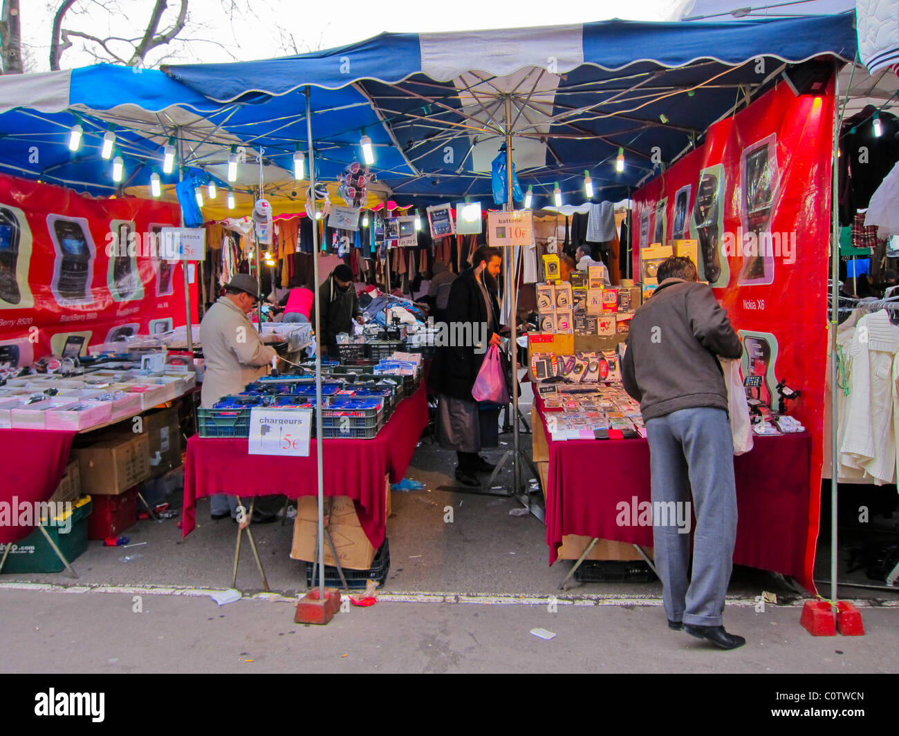 MONTREUIL (Paris), France, Medium Crowd of People in Suburban Flea Market Shopping, Electronic Equipment Accessories, Street Vendor, street market Paris city in the daytime Stock Photo