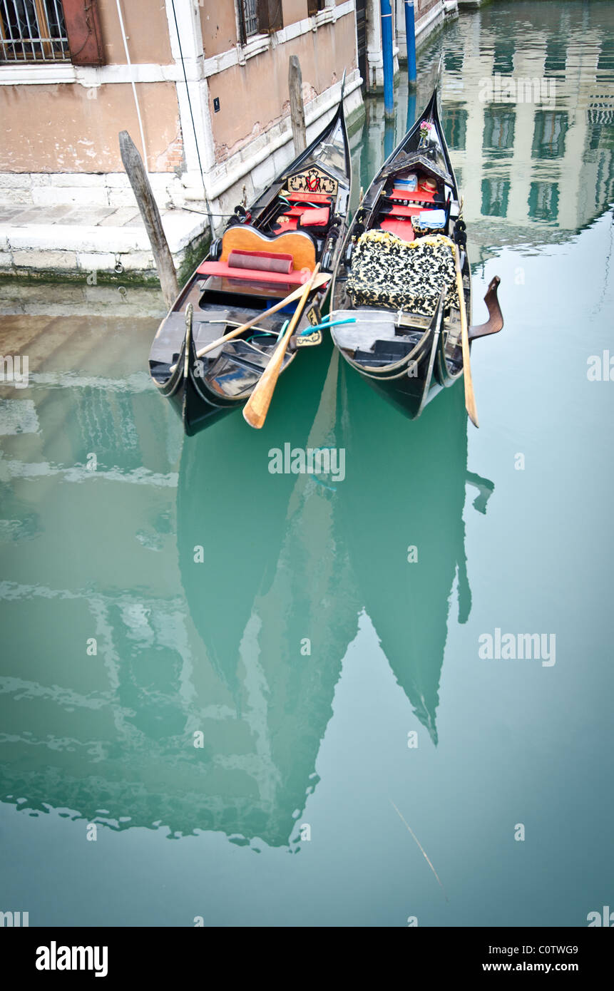 Gondolas reflections venice hi-res stock photography and images - Alamy