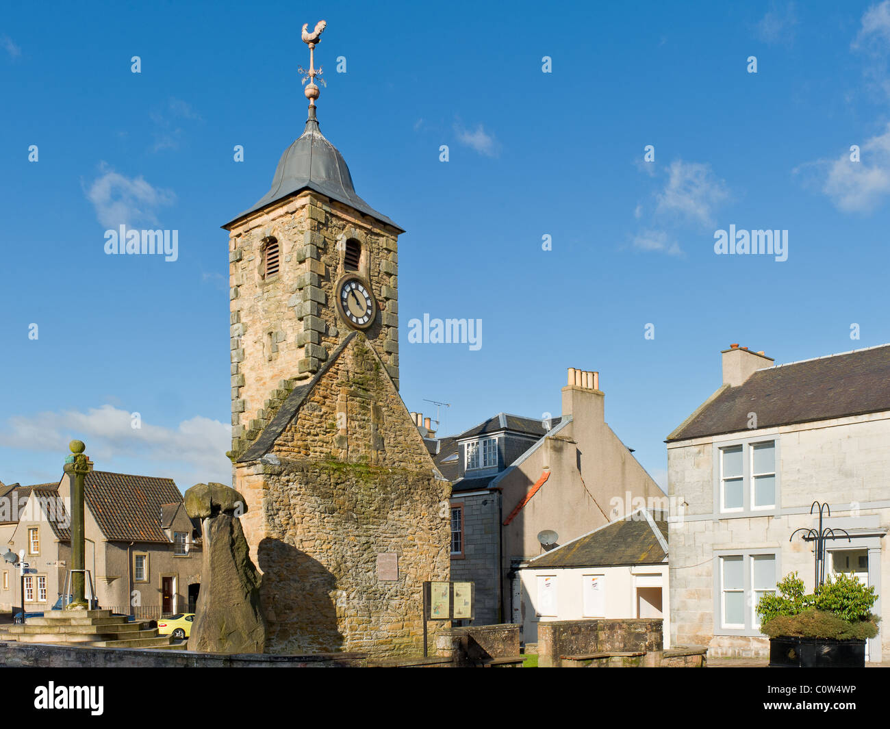 Clackmannan Tolbooth, Mercat Cross and Stone of Mannan Stock Photo