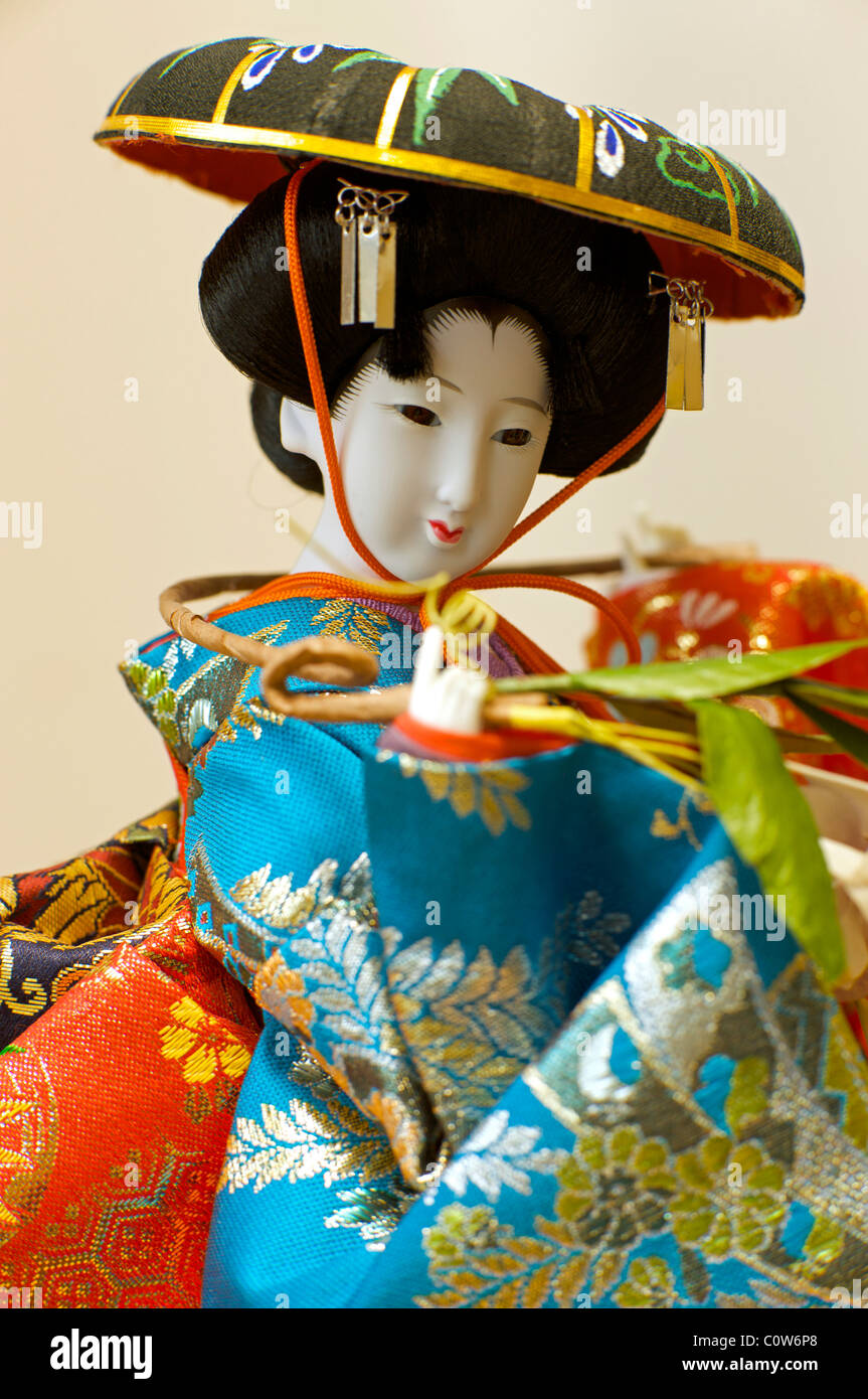 Japanese geisha doll Stock Photo - Alamy