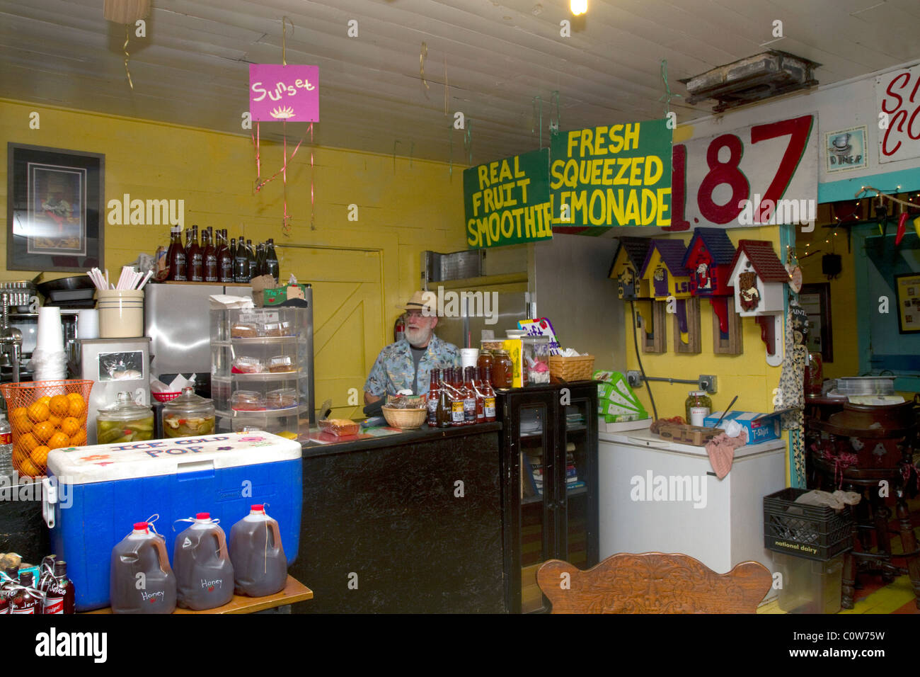 Outdoor produce stand south america hi-res stock photography and images ...