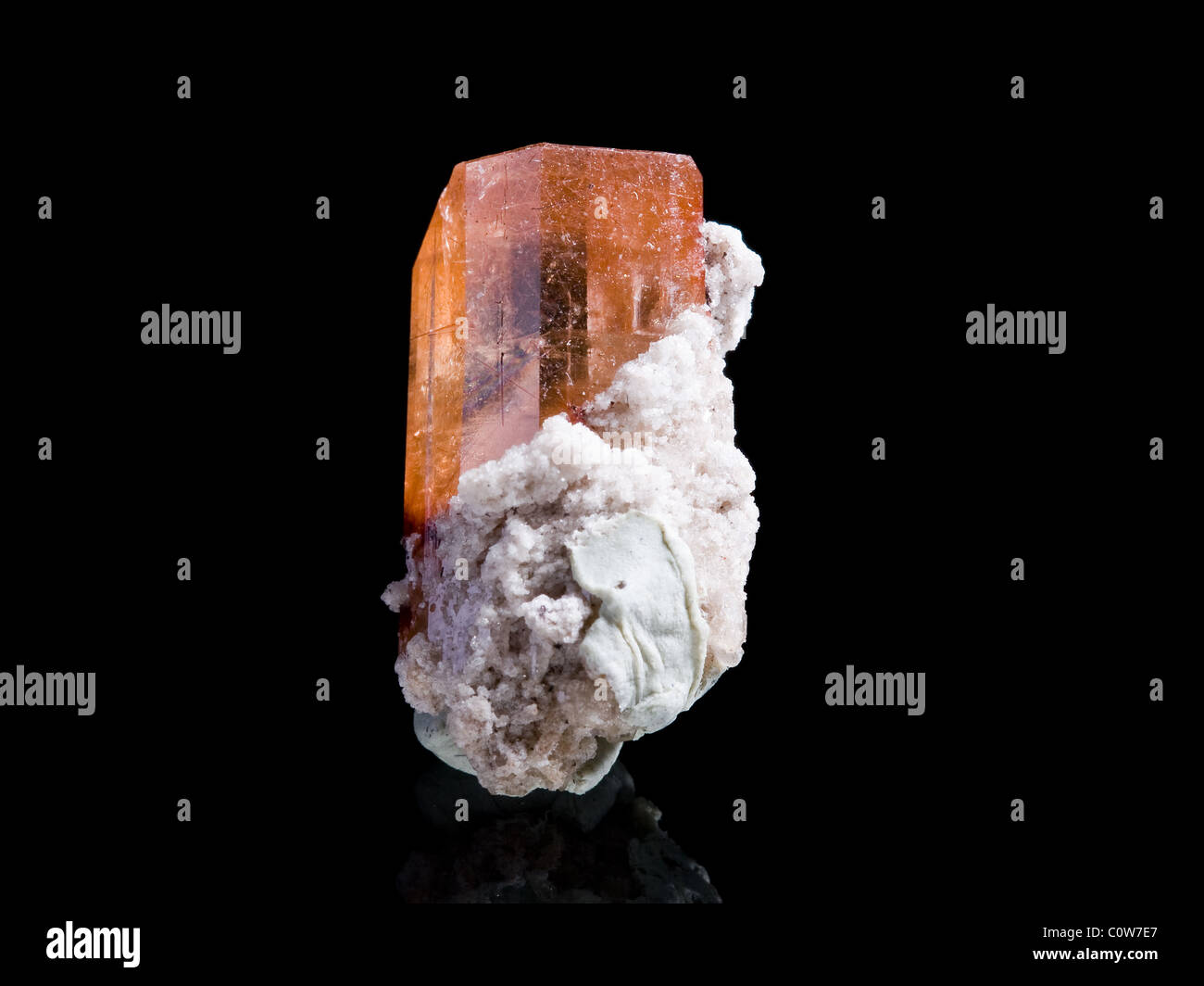 Topaz Matrix Topaz (Al2SiO4(F,OH)2) crystal on matrix Stock Photo - Alamy