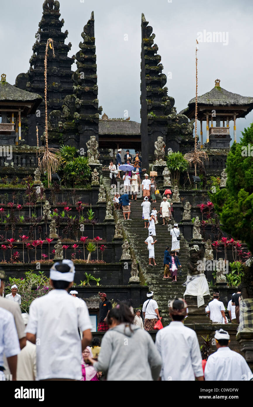 Hindu worshipers in Bali, Indonesia, go to the 'Mother Temple' or Besakih, the most important temple to celebrate the full moon. Stock Photo