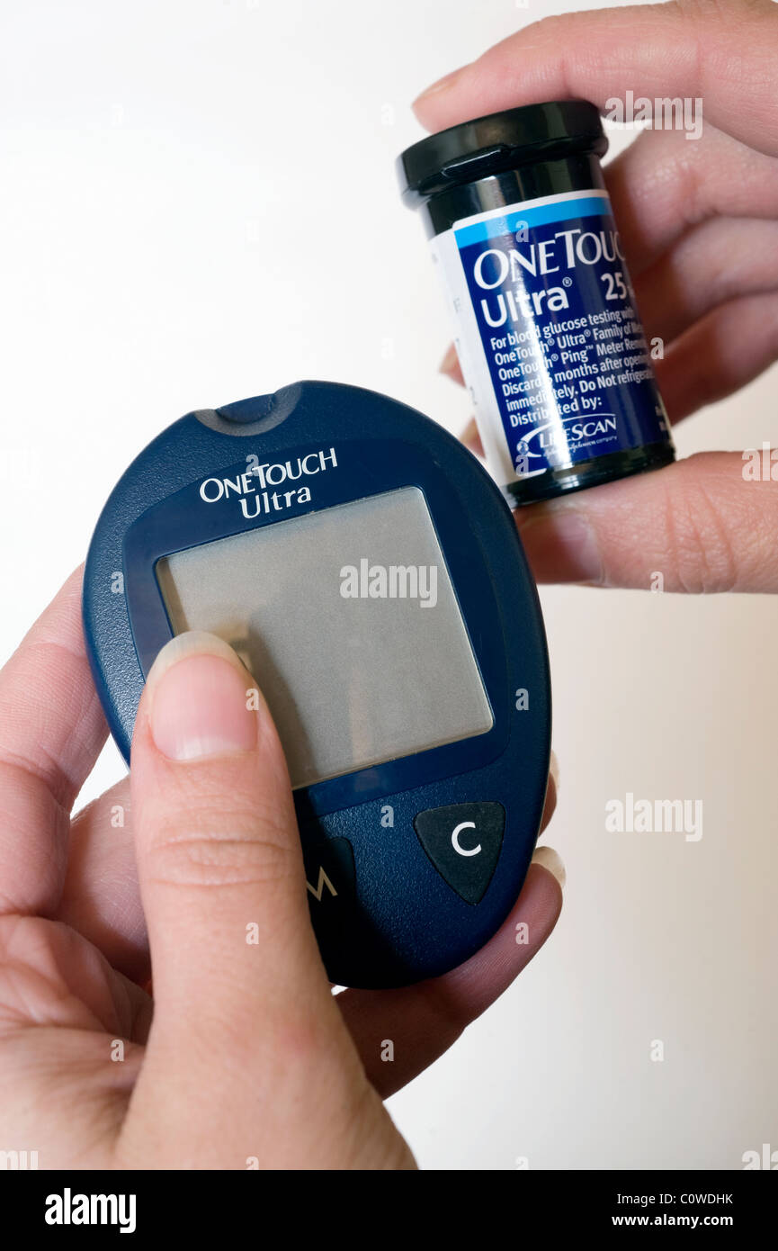 https://c8.alamy.com/comp/C0WDHK/studio-shot-of-one-touch-ultra-diabetes-glucose-meter-and-vial-of-C0WDHK.jpg