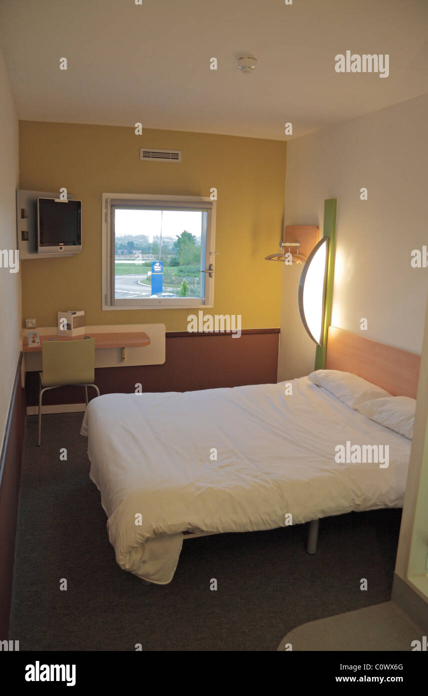 Inside a double room at the Etap budget hotel (now rebranded Ibis Budget) in Leicester, UK. Stock Photo