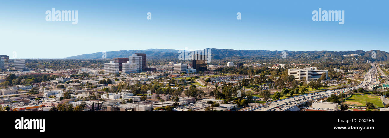 Panoramic view of West Los Angeles (including Brentwood) showing San Diego Freeway (405) and Santa Monica Mountains Stock Photo