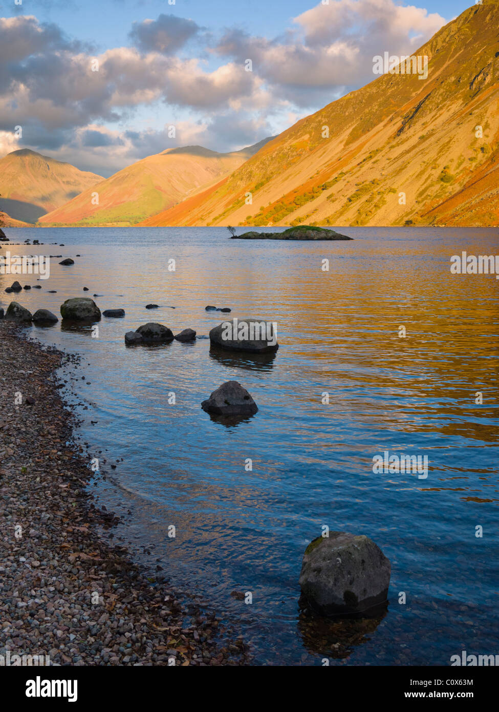 View over Wastwater in the Lake District National Park, Cumbria ...