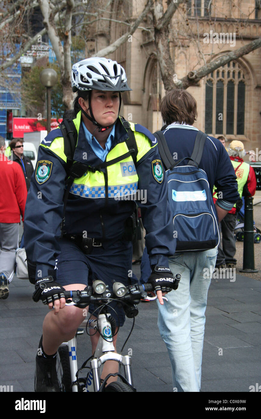 Police on duty during the APEC demonstrations in Sydney, September 2007 Stock Photo