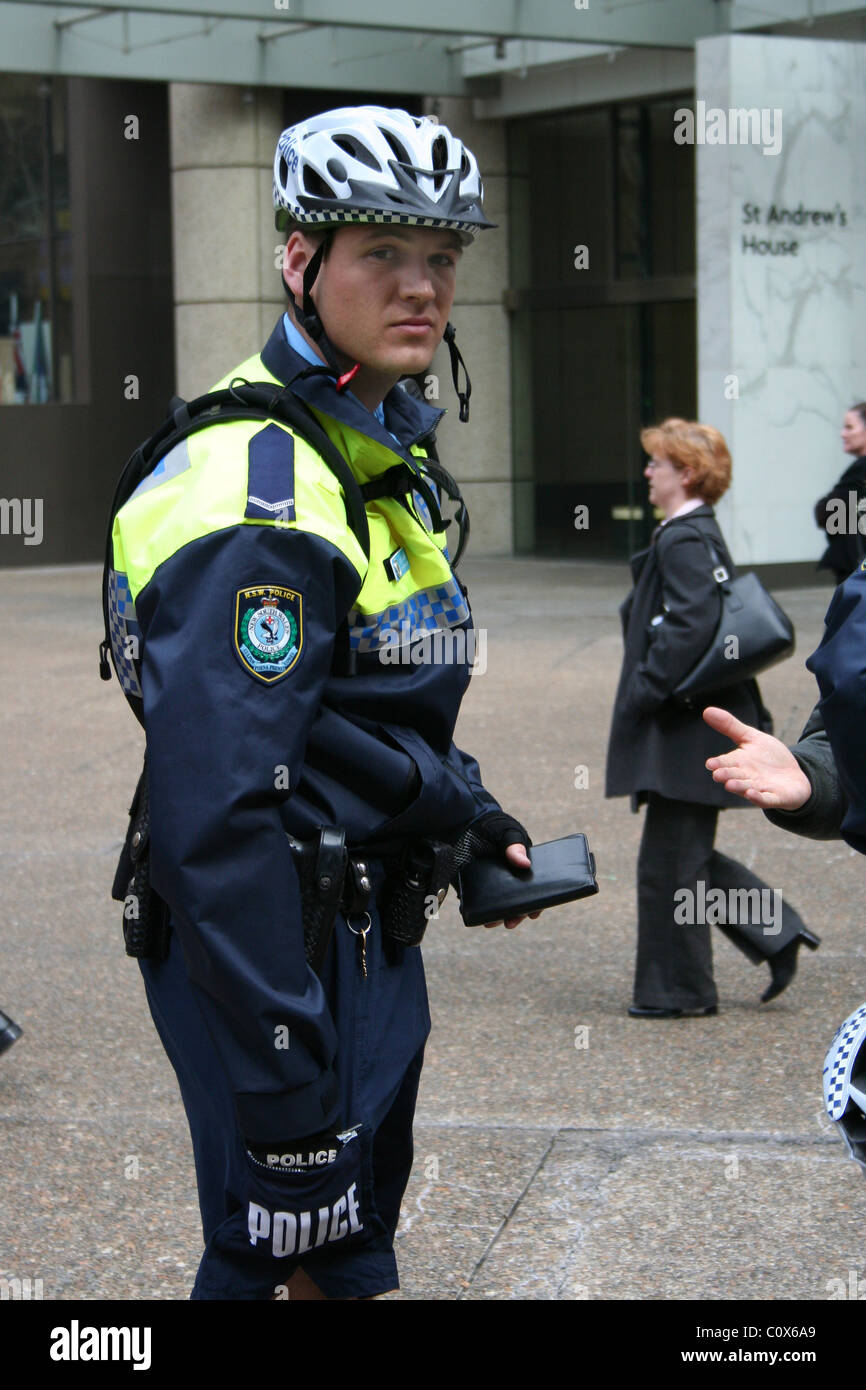 Police on duty during the APEC demonstrations in Sydney, September 2007 Stock Photo