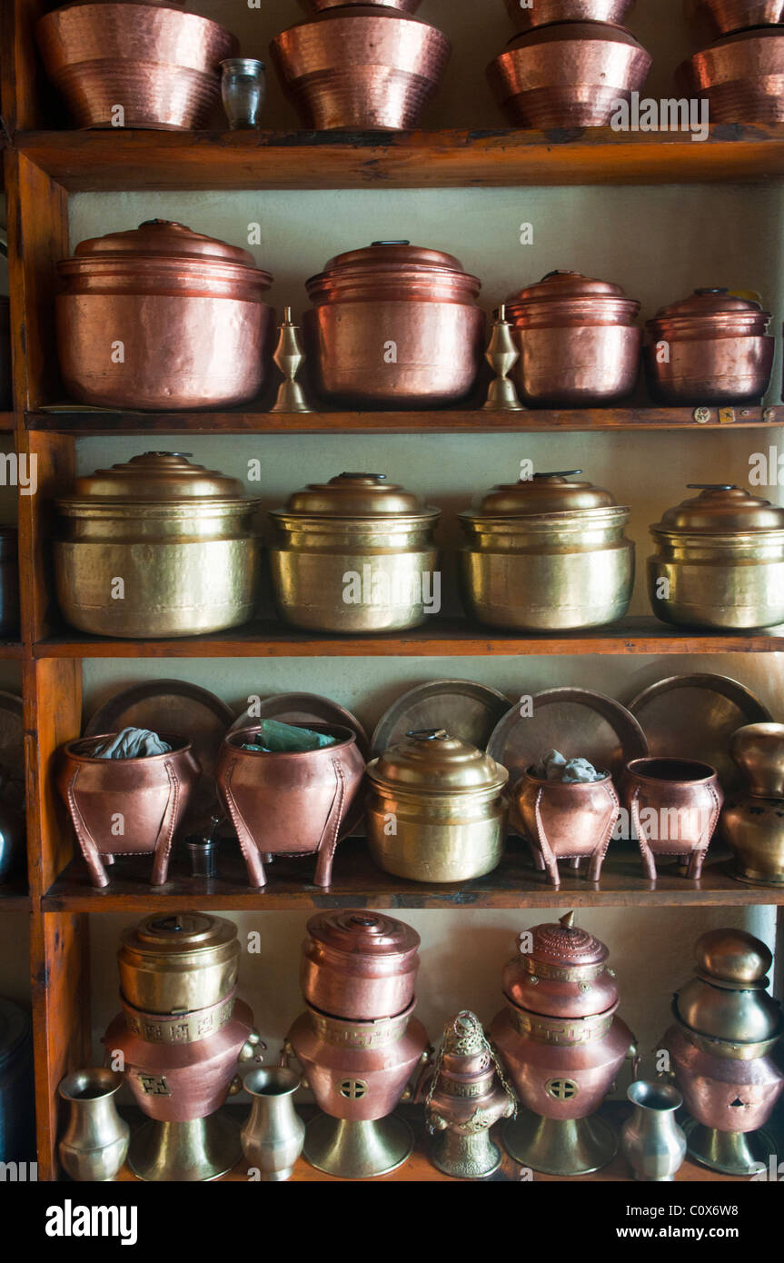 Brass pots hires stock photography and images Alamy