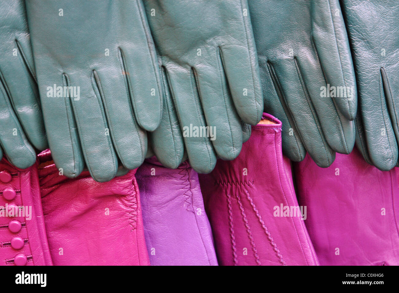 Gloves shop window hires stock photography and images Alamy