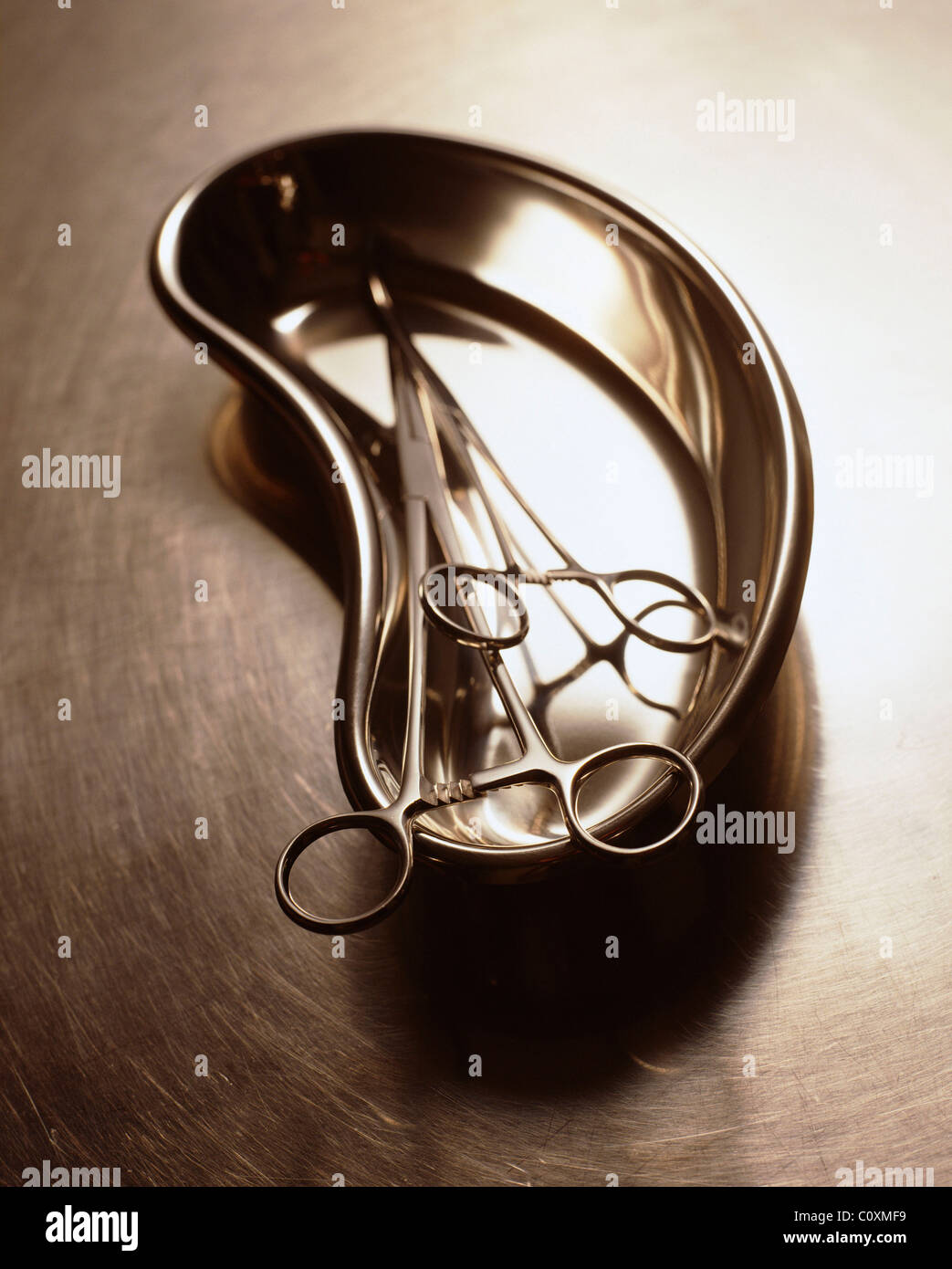 Nhs surgical instruments hires stock photography and images Alamy