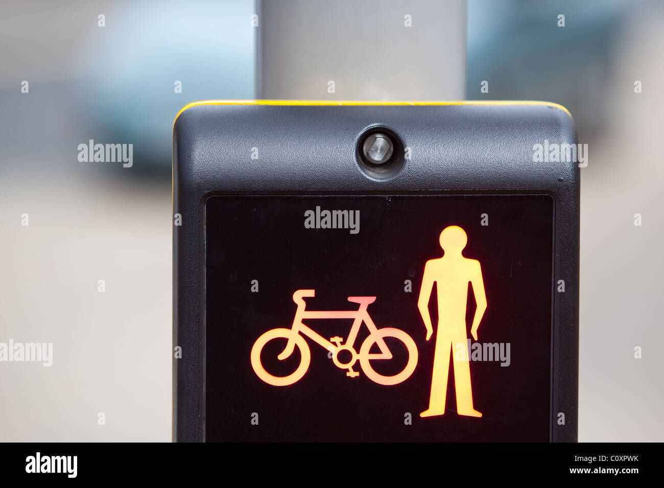 Children pedestrian crossing uk hi-res stock photography and images - Alamy