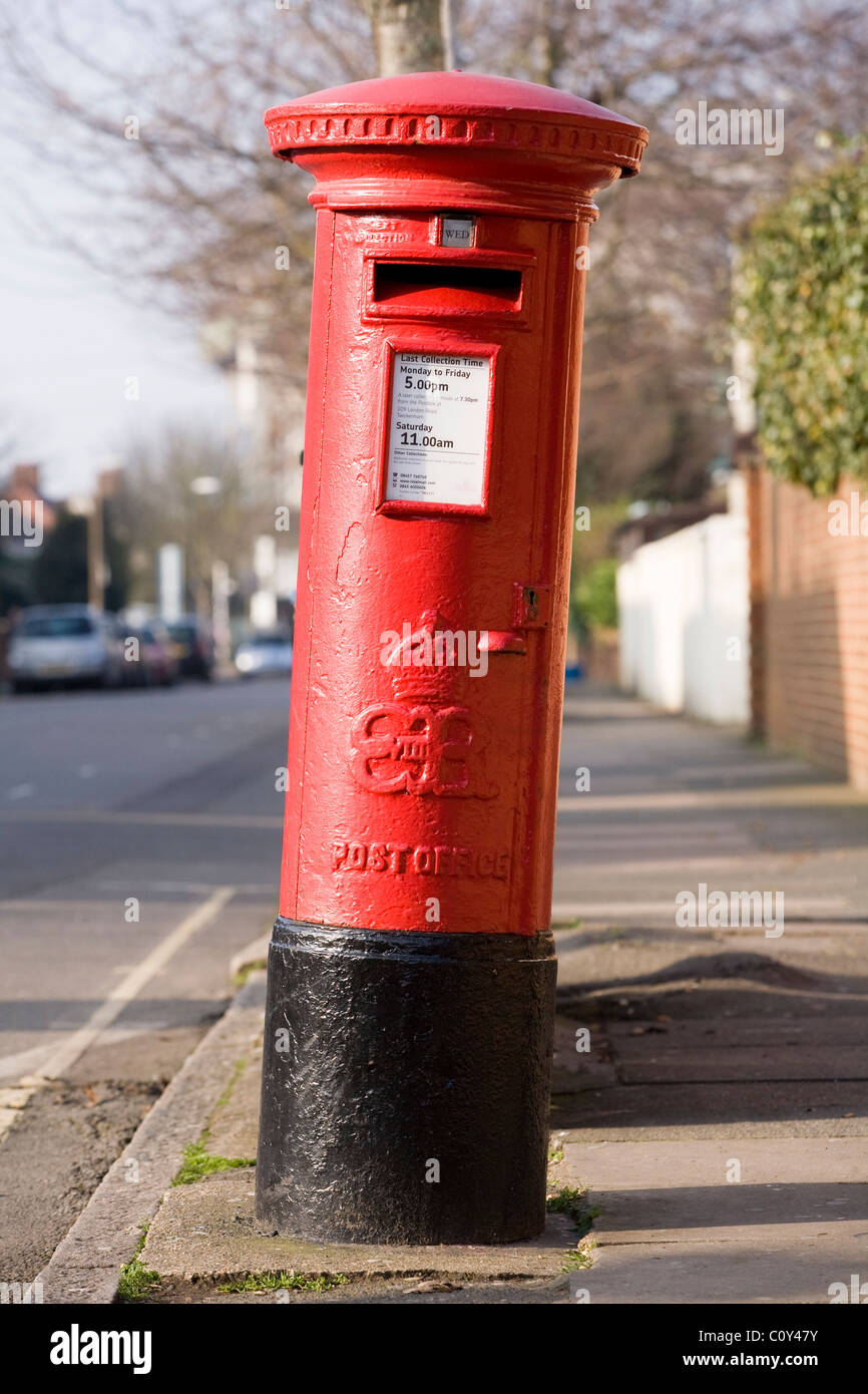 A rare Edward VIII Type 'B' pillar box / Edward 8th / 8 th B-type pillar box  / post / letter box. Twickenham, London. UK Stock Photo - Alamy