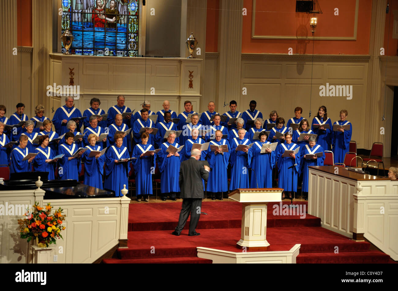 Church choir robes hi-res stock photography and images - Alamy