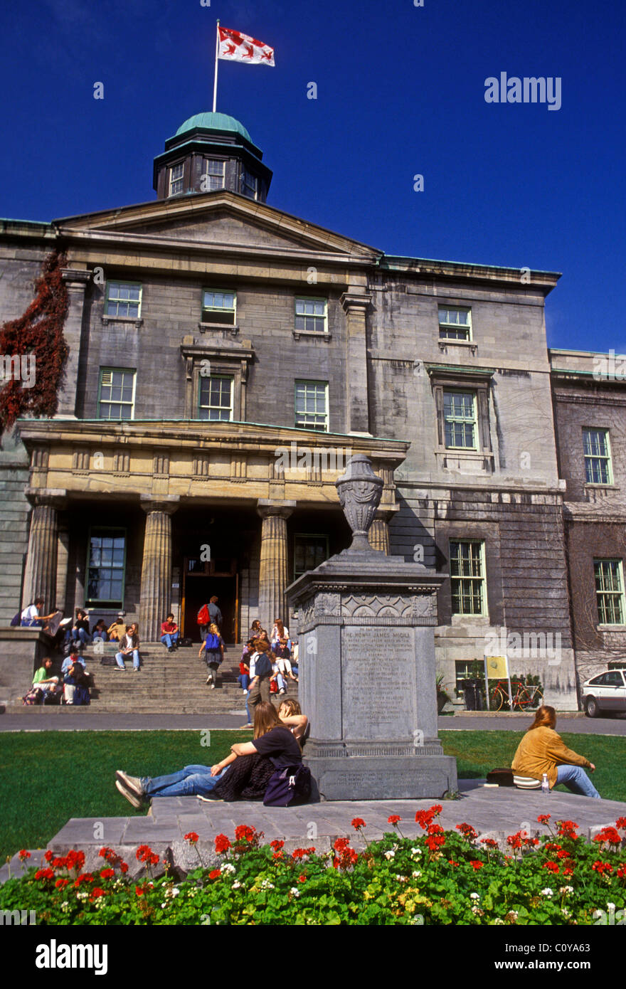 French-Canadians, French-Canadian, French-Canadian students, students, on campus, campus, McGill University, Montreal, Quebec Province, Canada Stock Photo