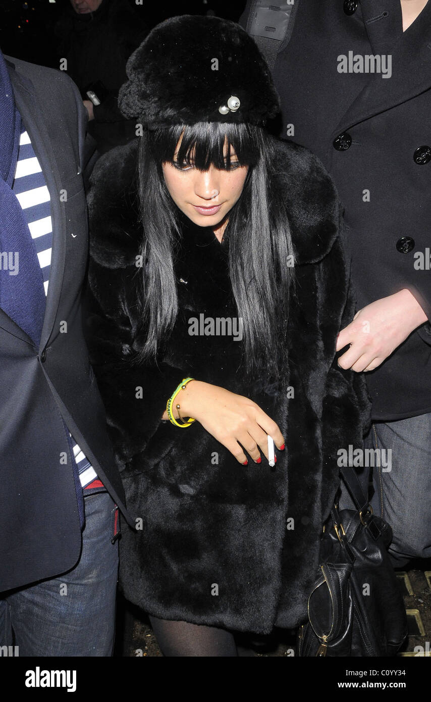 does lily allen smoke cigarettes stops off at Agent Provocateur | Celebrity News Lily Allen smoking outside at