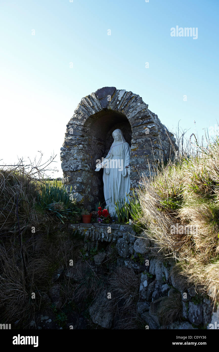 Shrine and Statue of St Non, mother of St David, St Non's Well, near St Davids, Pembrokeshire, Wales, UK Stock Photo
