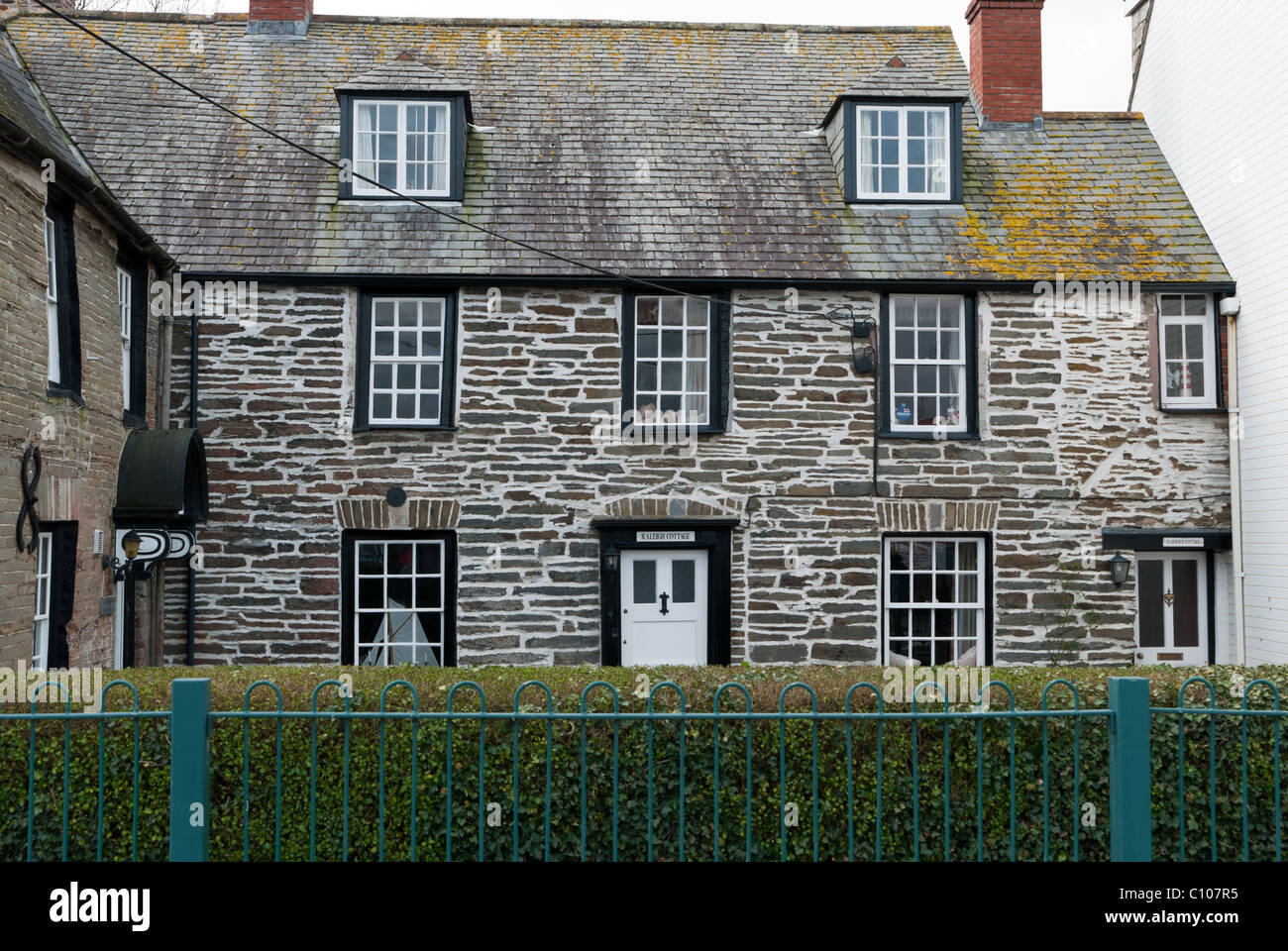 Fisherman S Cottage In Padstow Harbour Stock Photo 35041529 Alamy