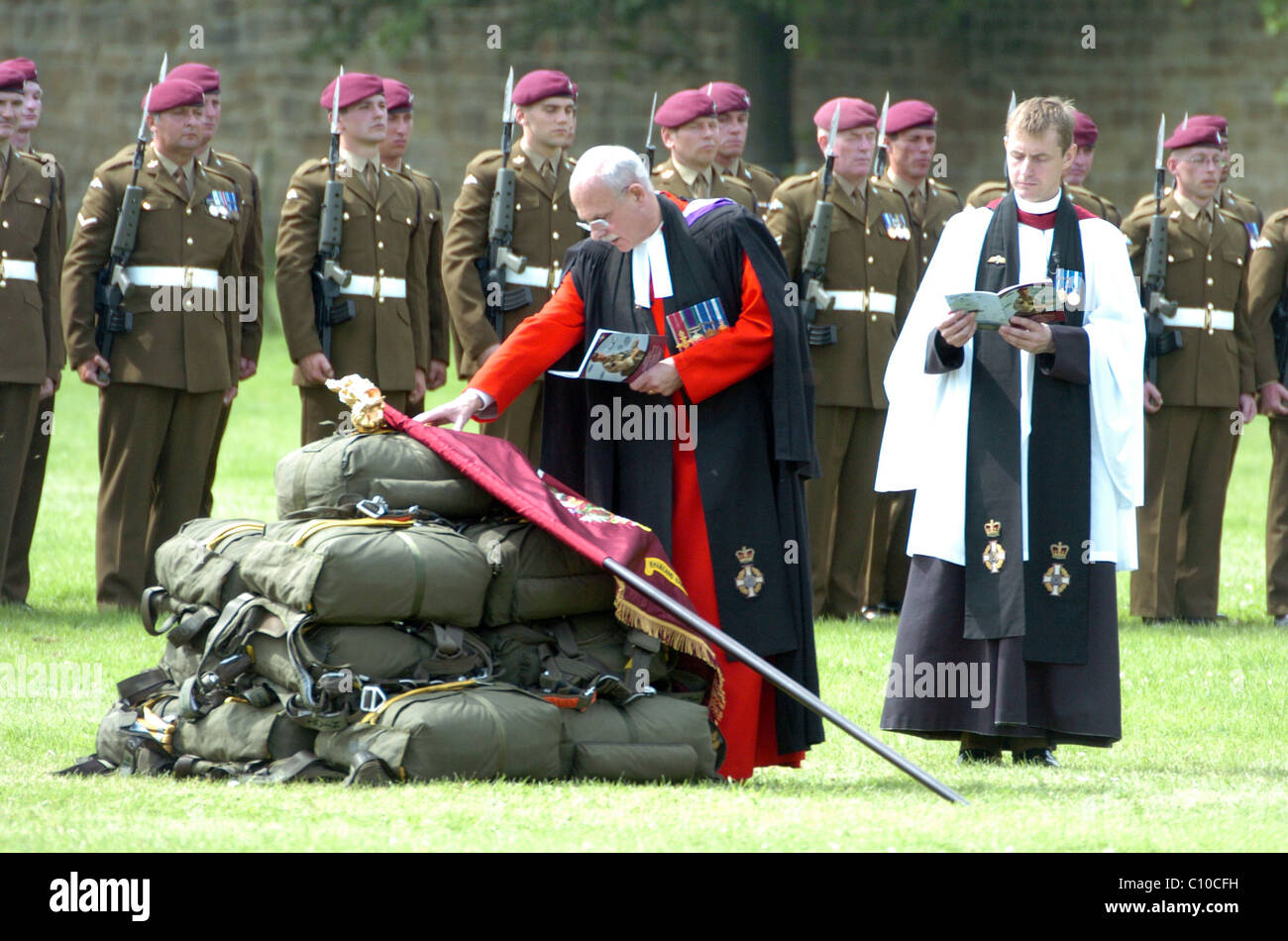 Drum head service for 4th Battalion the Para shoot Regiment on their new colours Stock Photo Alamy