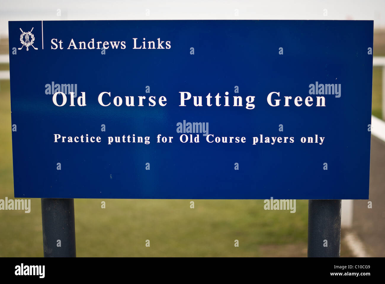The Old Course practice putting green at St Andrews Stock Photo Alamy