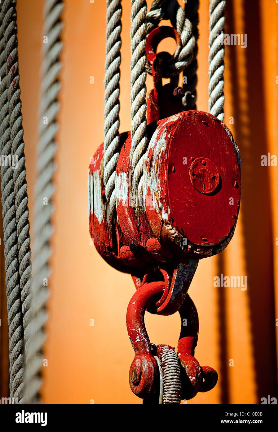 Pulley and rope hires stock photography and images Alamy