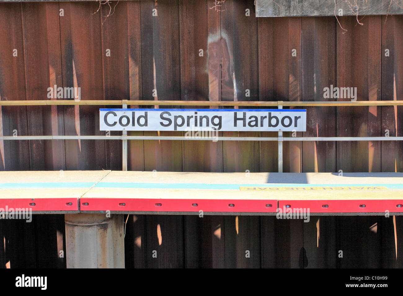 Empty railroad station hires stock photography and images Alamy