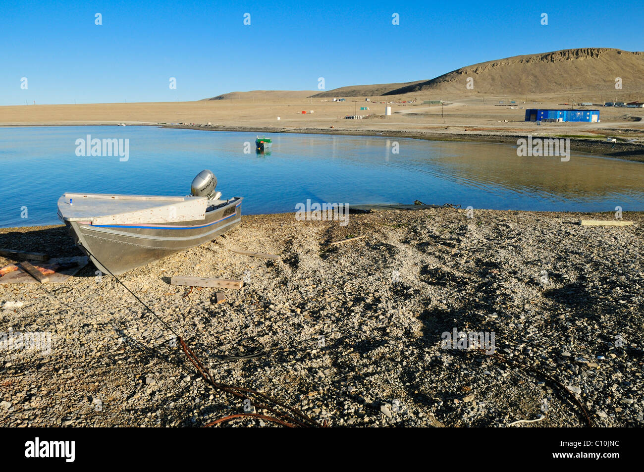 Harbour of the Inuit community Resolute Bay, Cornwallis Island