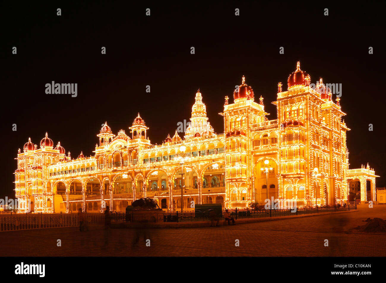 Maharaja's Palace, Mysore Palace, Amba Vilas, illumination on a Sunday ...