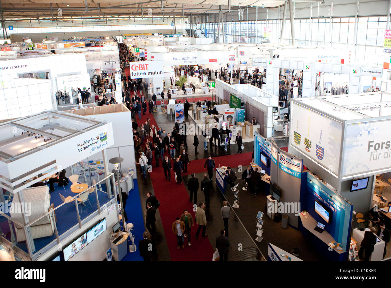 International conventions hi-res stock photography and images - Alamy