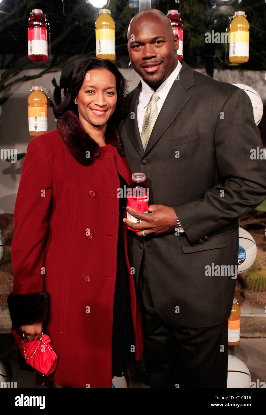 Bertrand Berry And Guest Two Time Nba Mvp Steve Nash And Vitamin Water Host Nash Bash At 09 S Nba All Star Weekend Stock Photo Alamy