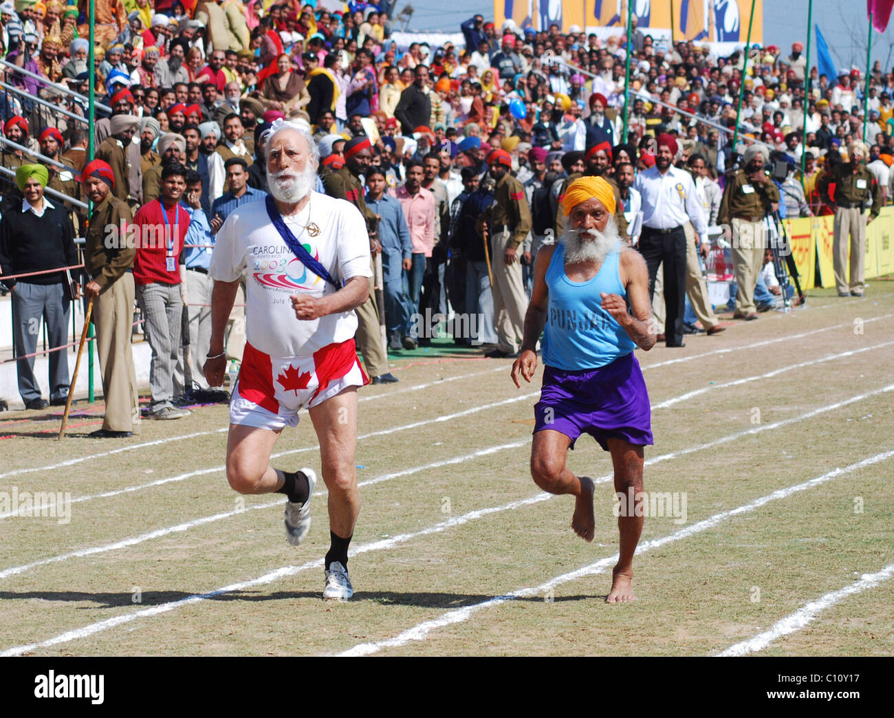 Veteran athletes in action during the 74th Kila Raipur rural sports meet Ludhiana, India - 15.02.09 Stock Photo